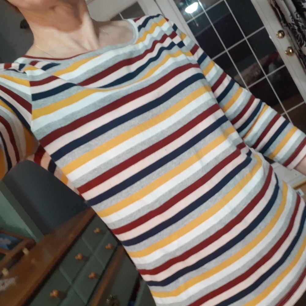 Shirt with 3/4 length sleeves